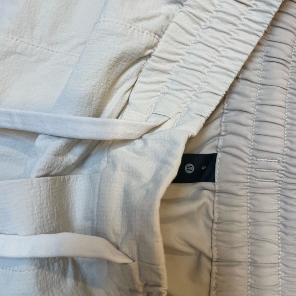 Lululemon Bowline Shorts - Picture 1 of 3